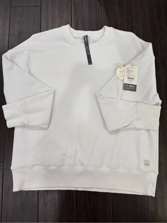 Vuori Tops - Women’s Vuori Sedona Weekender Crew - Size S